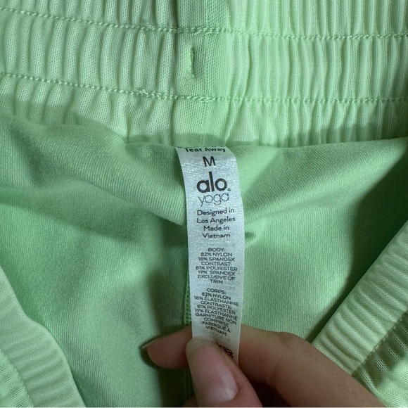 Ambience Shorts - Picture 2 of 4